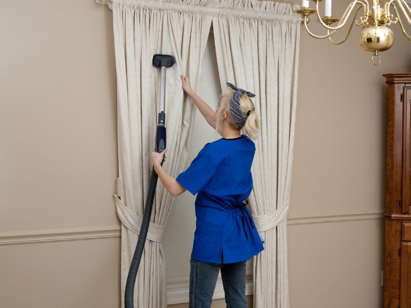 How to Dry Clean a Curtain